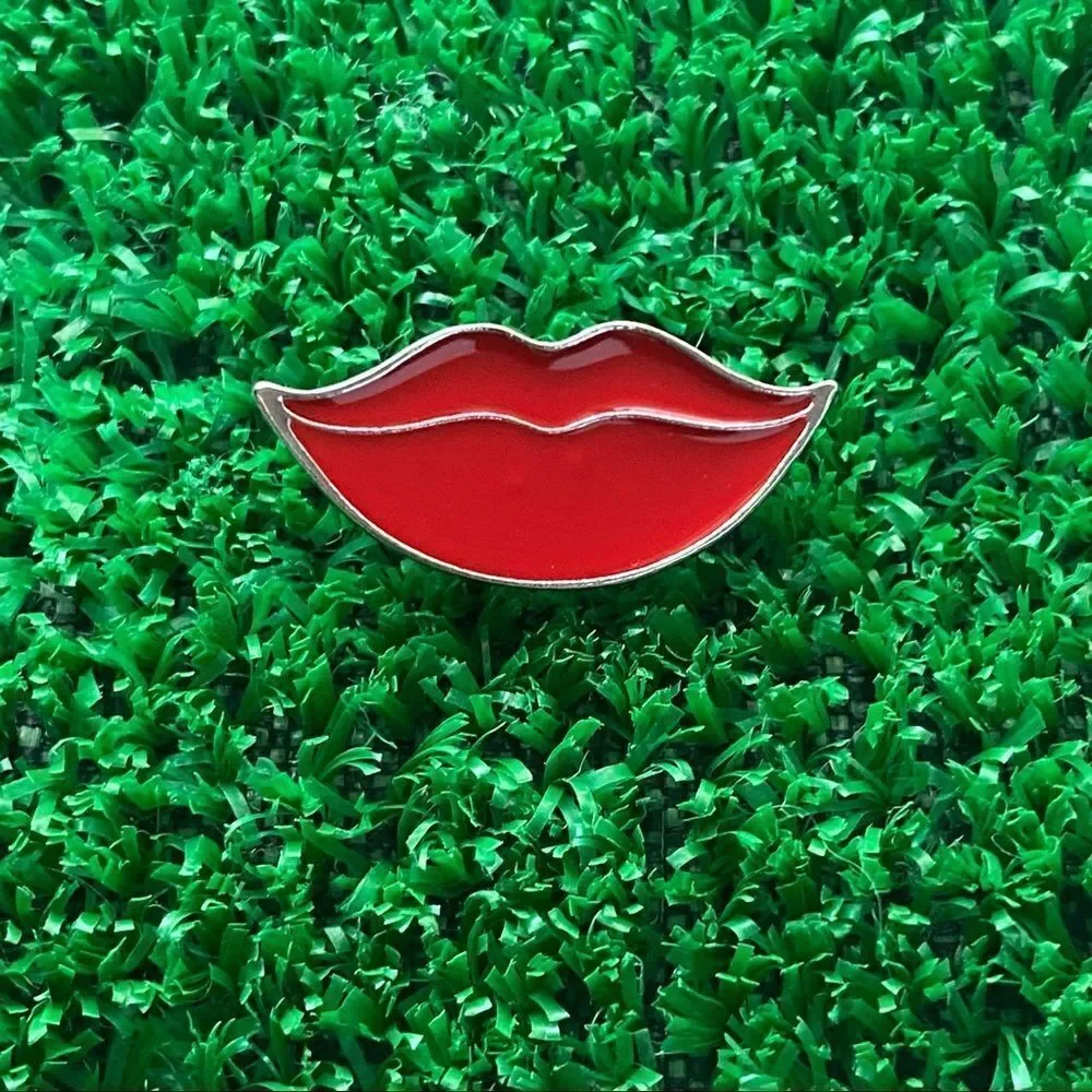 N/A red lips